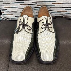 Men's Two-Tone Leather Dress Shoes